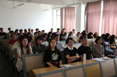 商贸管理学院党支部师生收看直播-2 商贸管理学院党支部师生收看直播-2